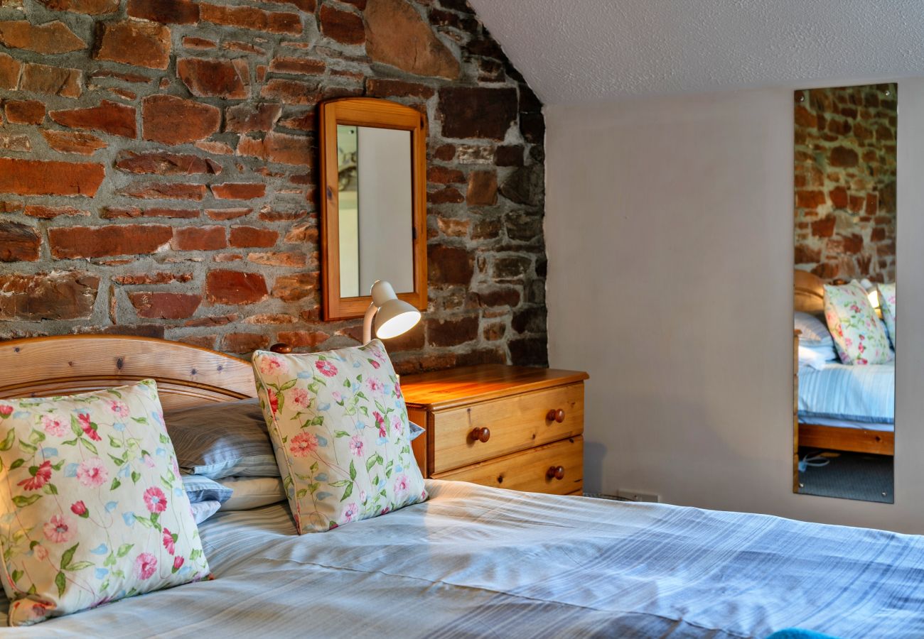 Cottage in Torrington - Old Nog Cottage, Stowford