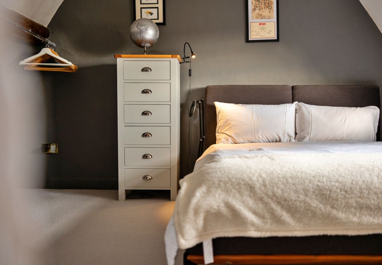 House in Lechlade - Morley House