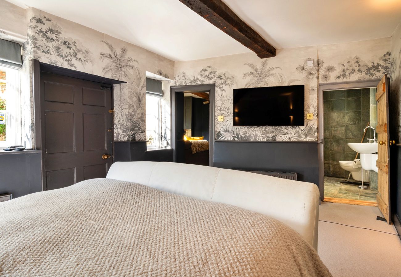 House in Lechlade - Morley House