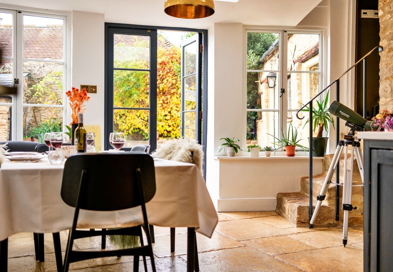 House in Lechlade - Morley House