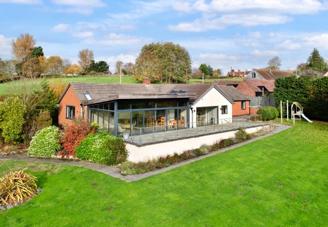 Bungalow in Harley - Yonder Castle Hill