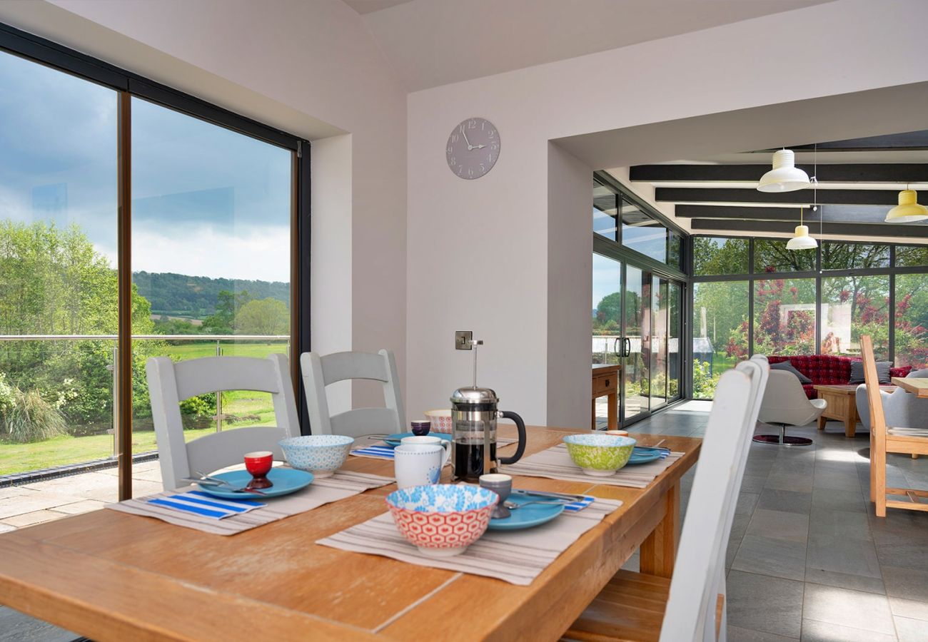 Bungalow in Harley - Yonder Castle Hill
