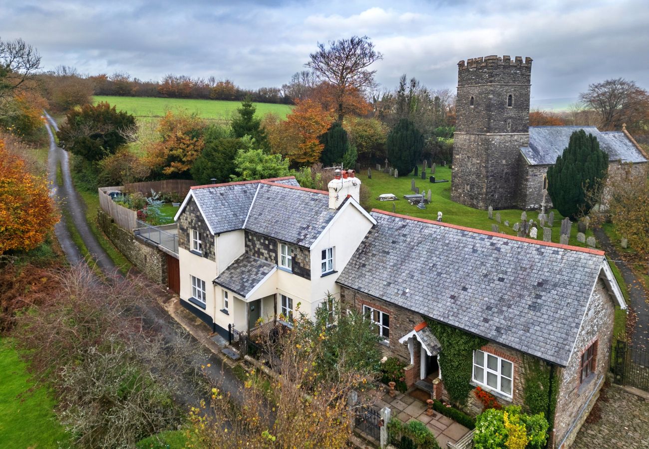 Cottage in Brayford - Church House Annexe