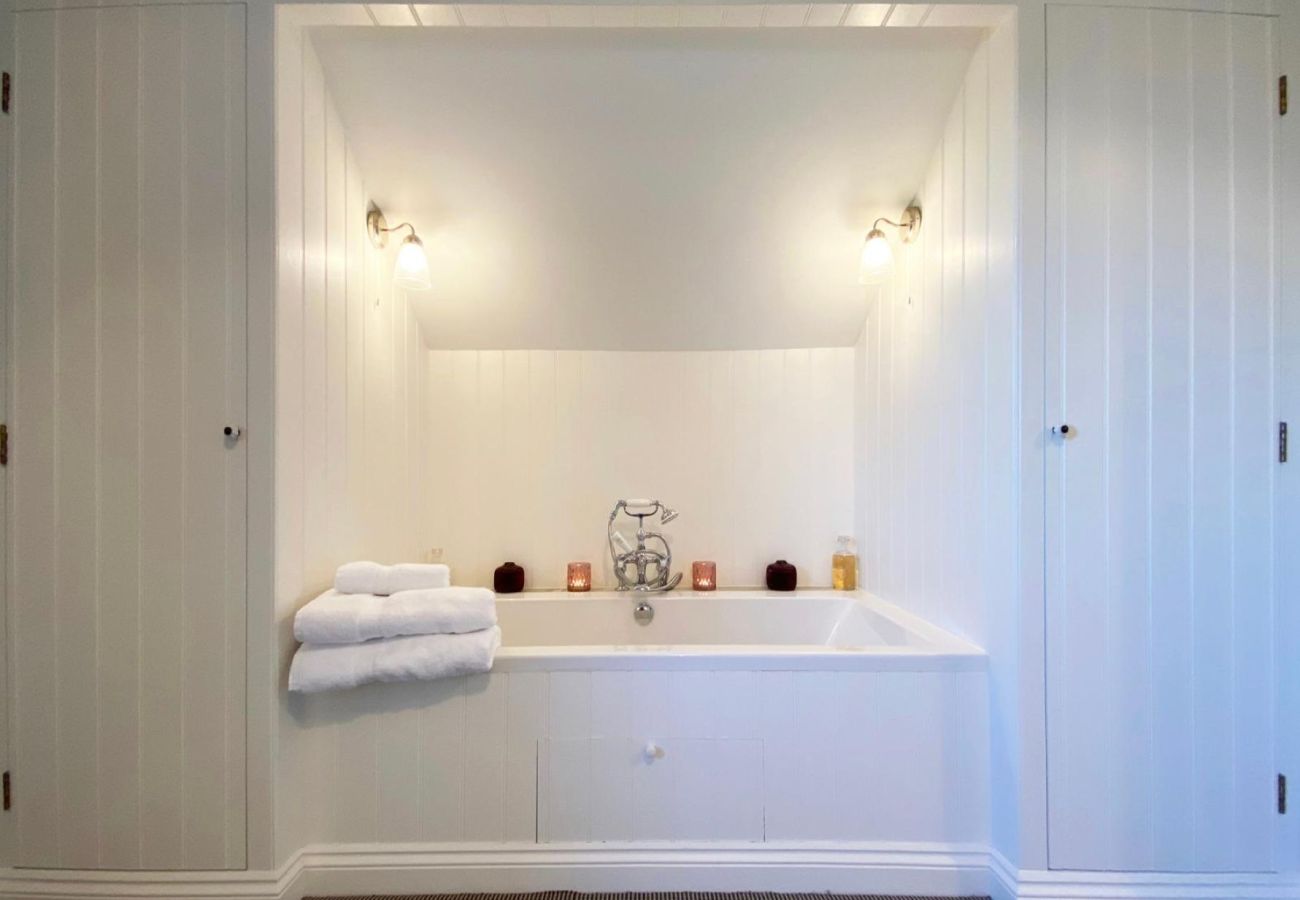 House in Whitchurch - The Coach House at Tybroughton