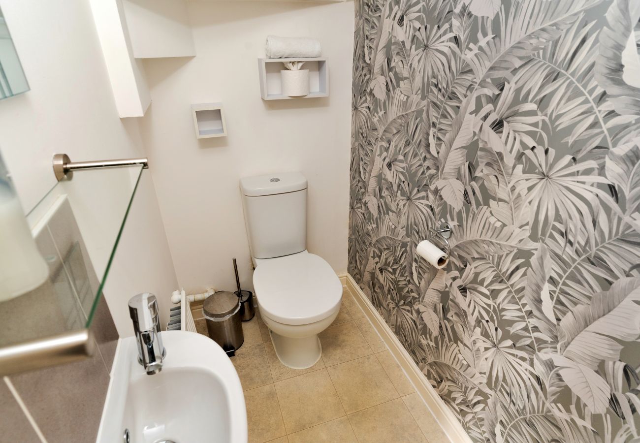 House in Llanelli - Ffordd Y Meillion