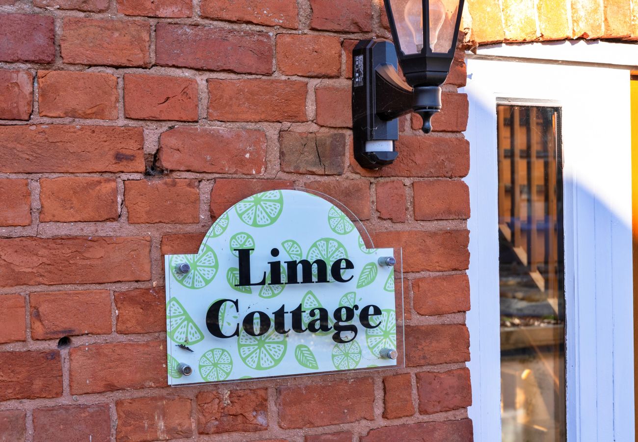 Cottage in Aylesbeare - Lime Cottage, Great Houndbeare Farm