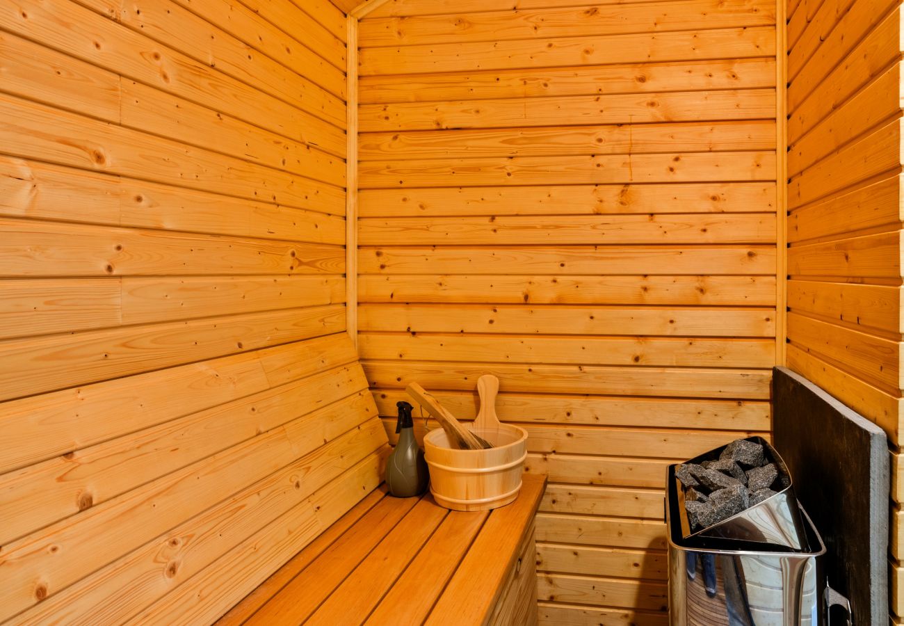 Cottage in Aylesbeare - Cob Barn, Great Houndbeare Farm