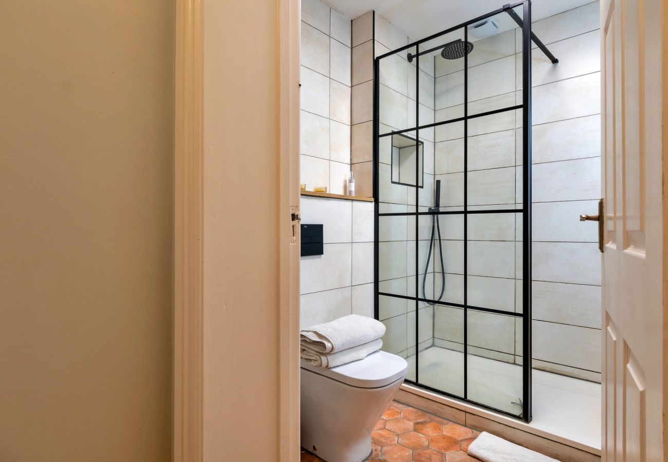 Apartment in Cheltenham - Cheltenham Residence