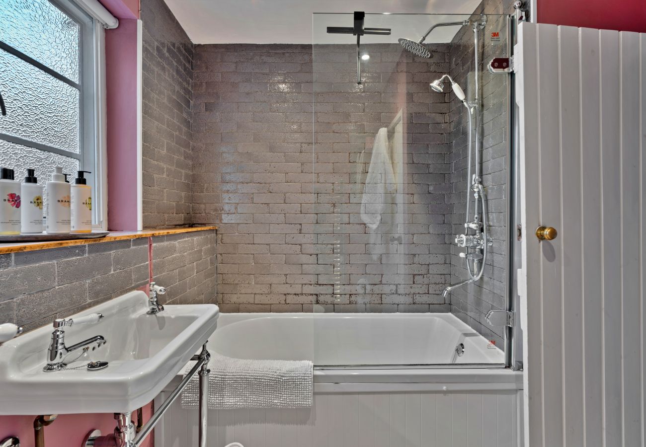 Cottage in Wingfield - Flittermouse Cottage