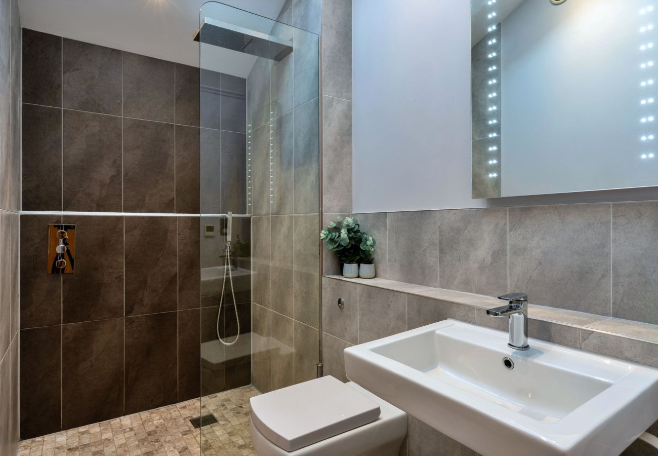 House in Millbrook - Lake View