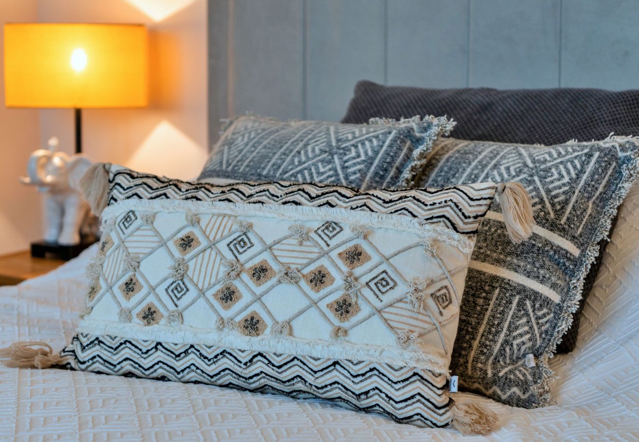 House in Millbrook - Lake View