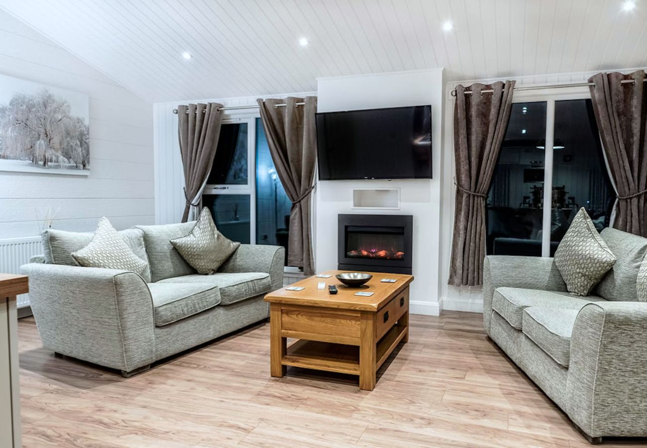 Chalet in Errol - Silverwood Spa Lodge