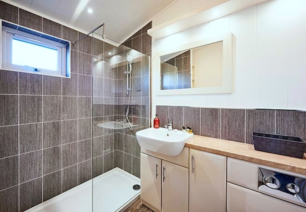 Chalet in Errol - Silverwood Hideaway Lodge