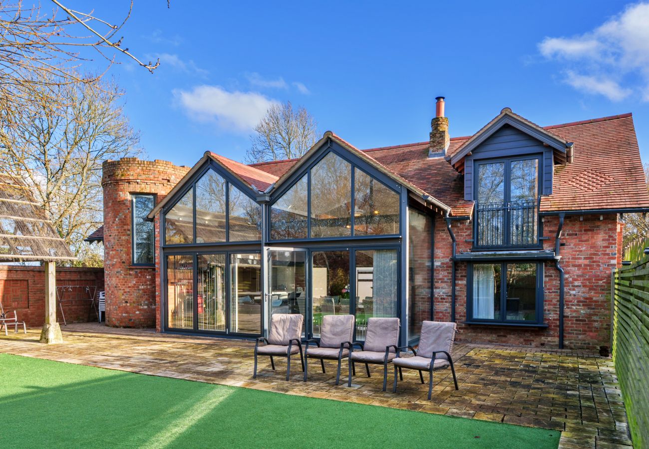 Cottage in Horton - Big Barn at Dairy Cottages