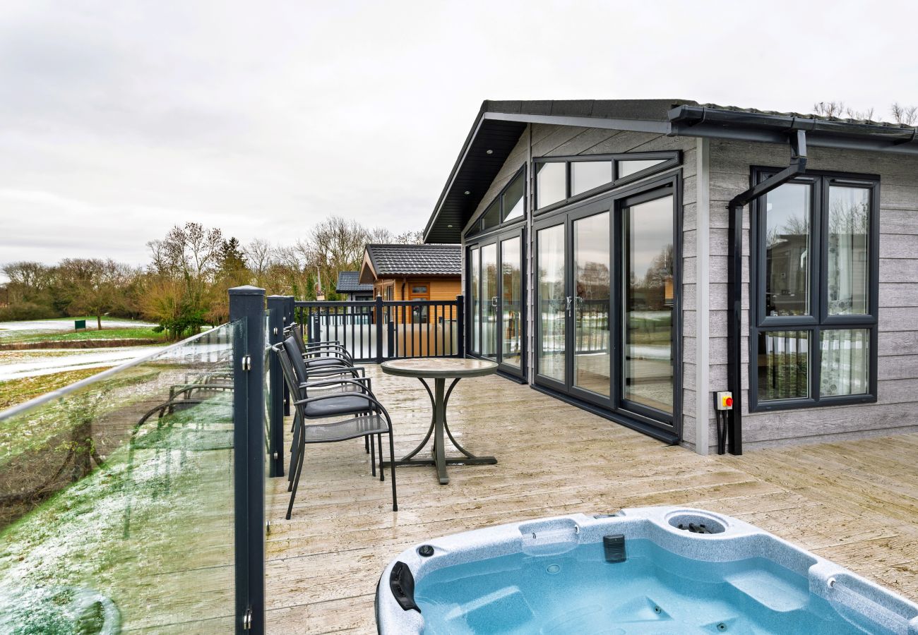 Chalet in Bourn - Pembroke Luxury Lodge