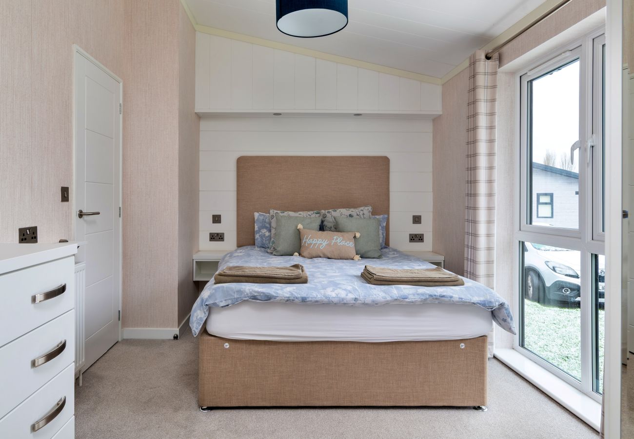 Chalet in Bourn - Churchill Luxury Lodge