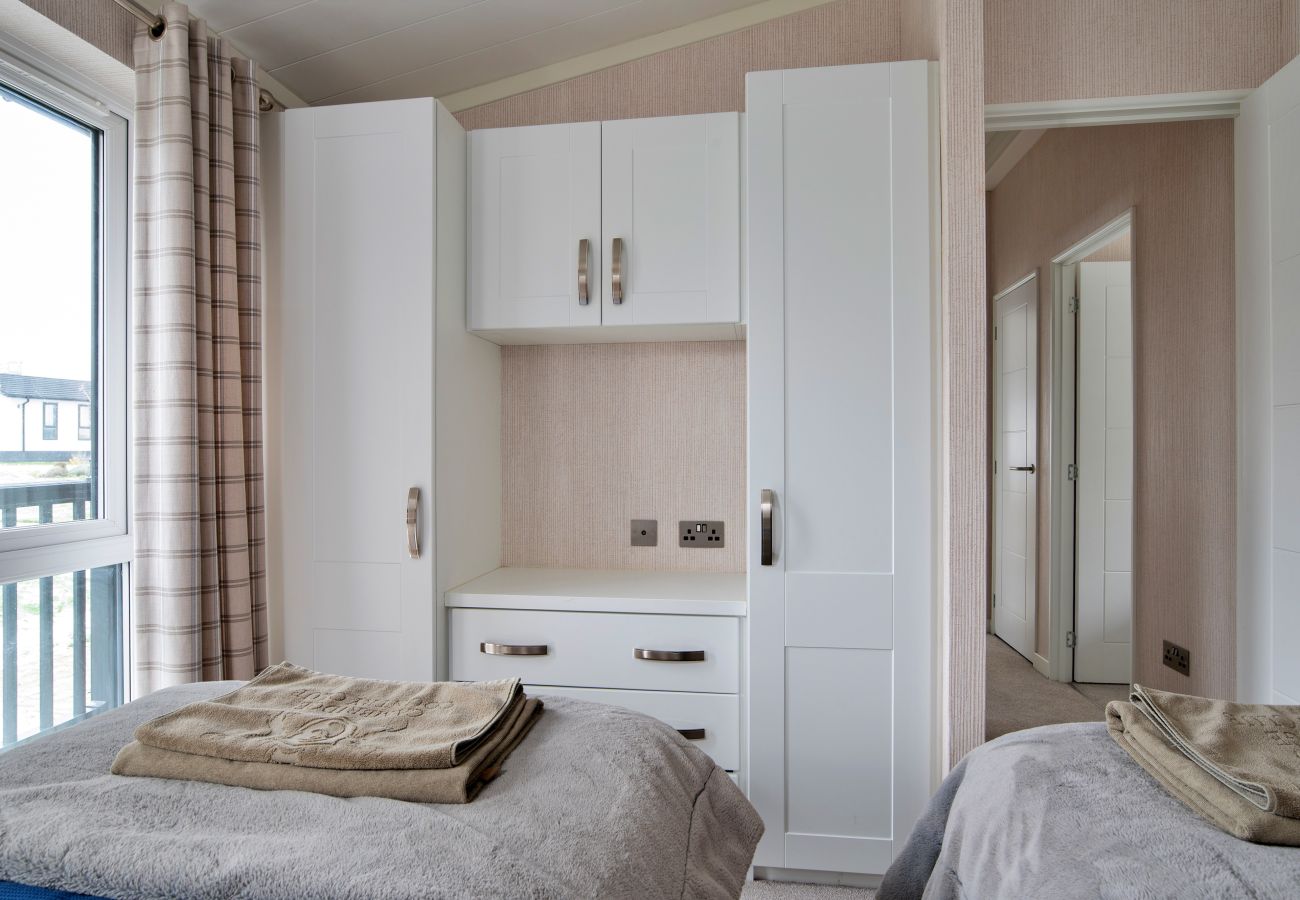 Chalet in Bourn - Churchill Luxury Lodge