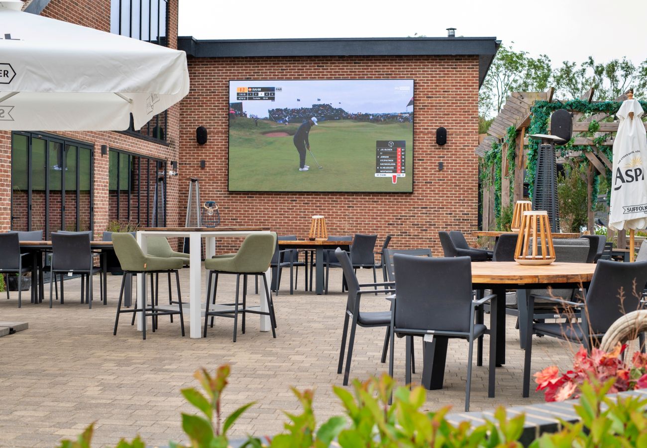 Chalet in Bourn - Churchill Luxury Lodge