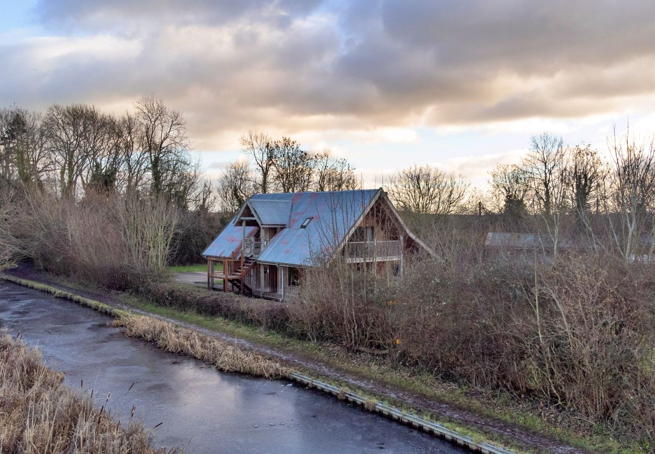 Apartment in Maesbury Marsh - Canal Central