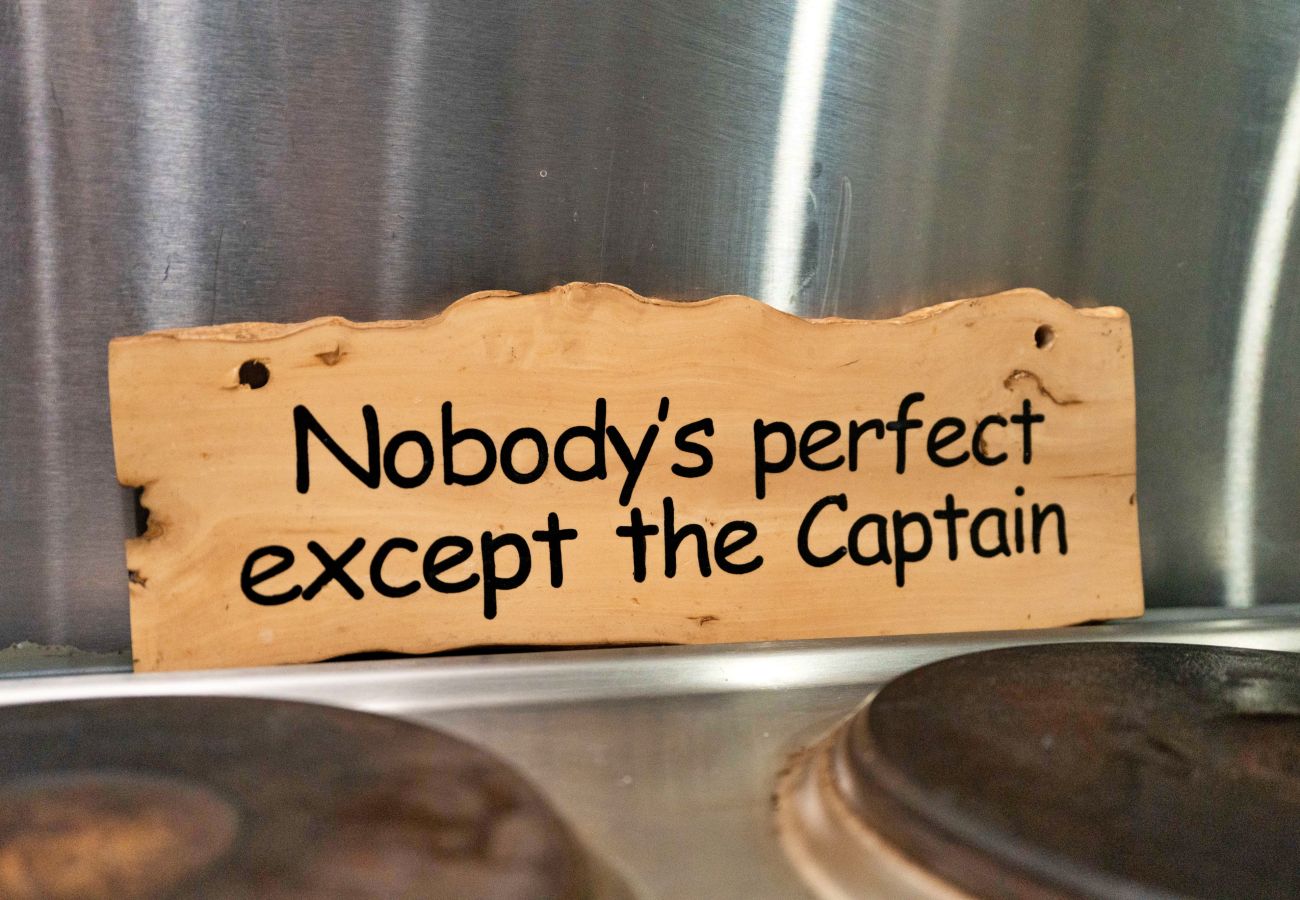 Boat in Liverpool - The Houseboat, Liverpool Marina