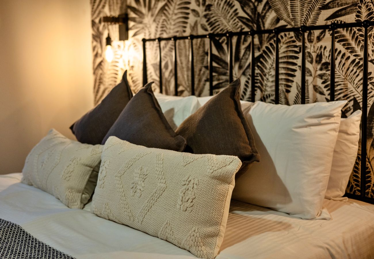 Chalet in Callington - Toblerone Lodge