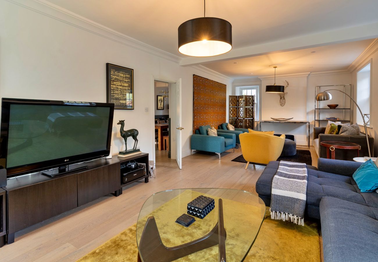 House in Wheatley - The Mount