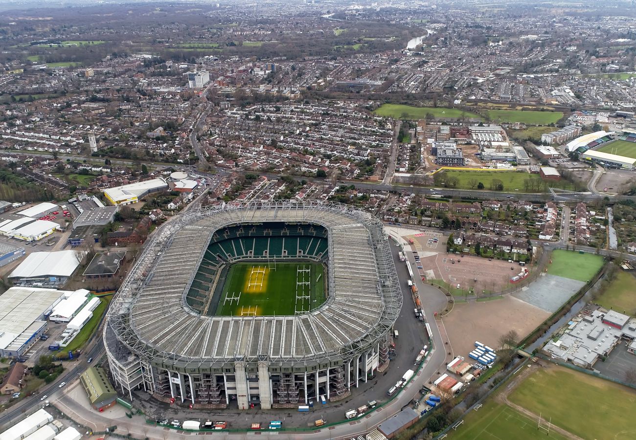 House in Whitton - Twickers Townhouse