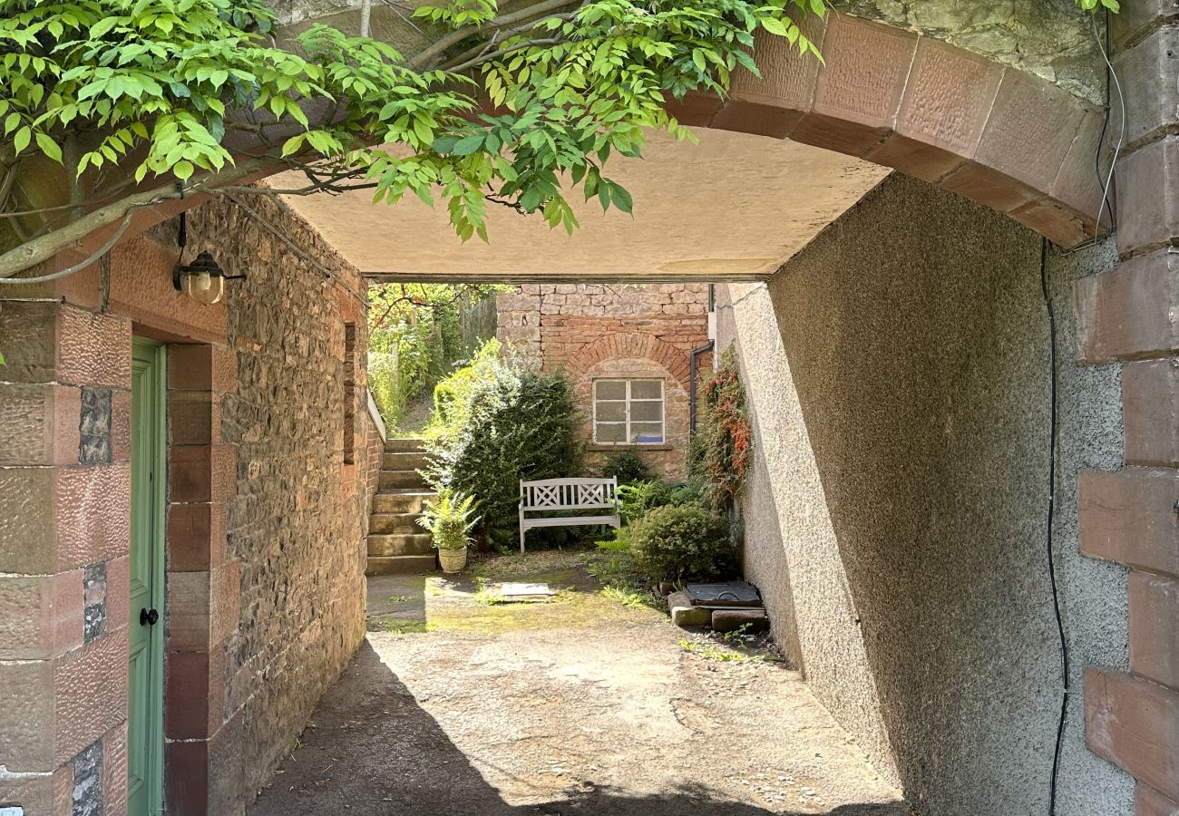 Cottage in Morland - Bourne Edge