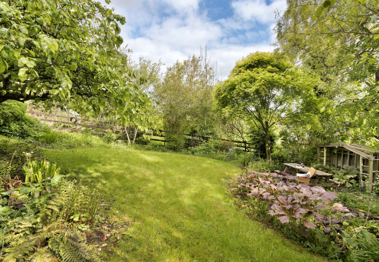 Cottage in Morland - Bourne Edge