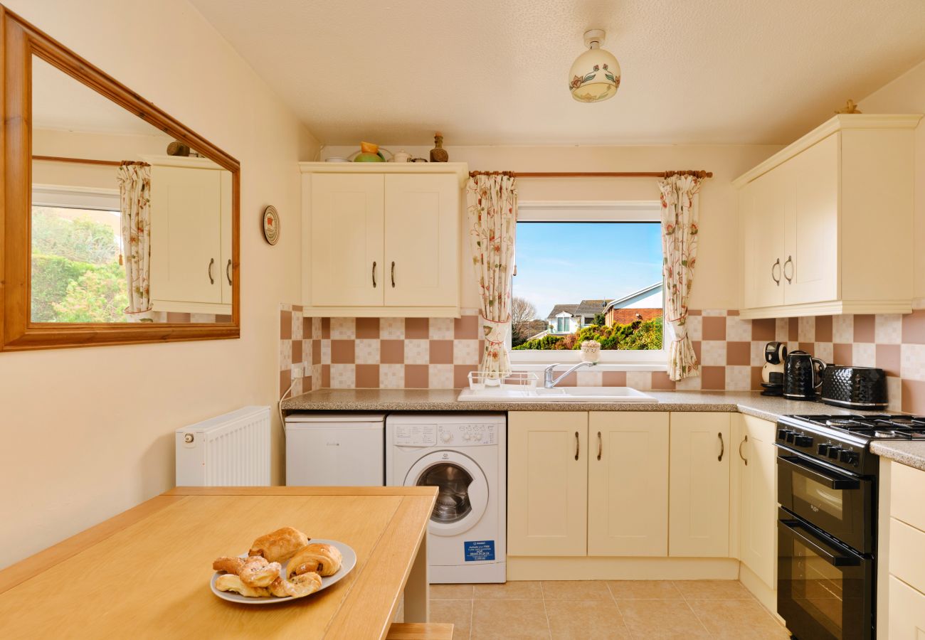 Bungalow in Looe - Goonrea