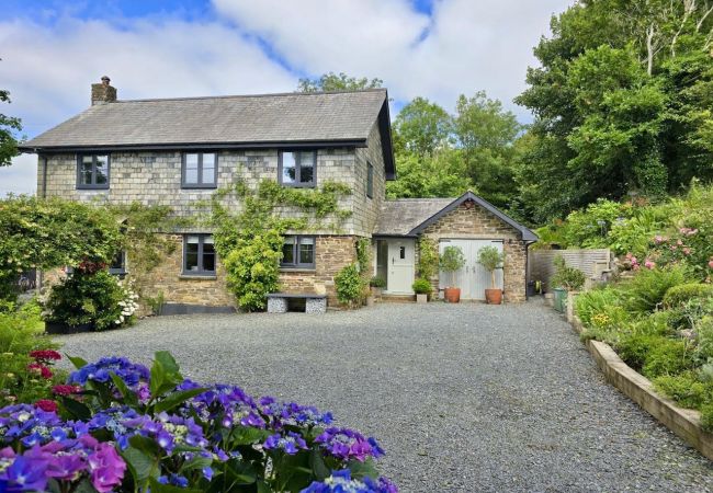 Cottage in Pencarrow - Thyme Bank