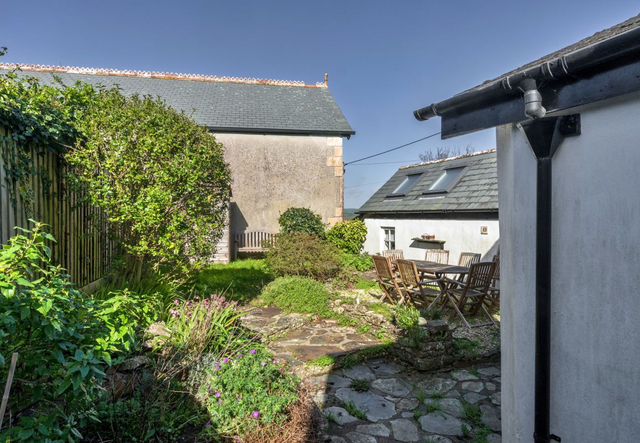 Cottage in Marhamchurch - The Old Post Cottage