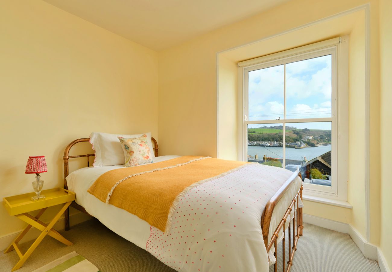 House in Falmouth - Captains No. 9