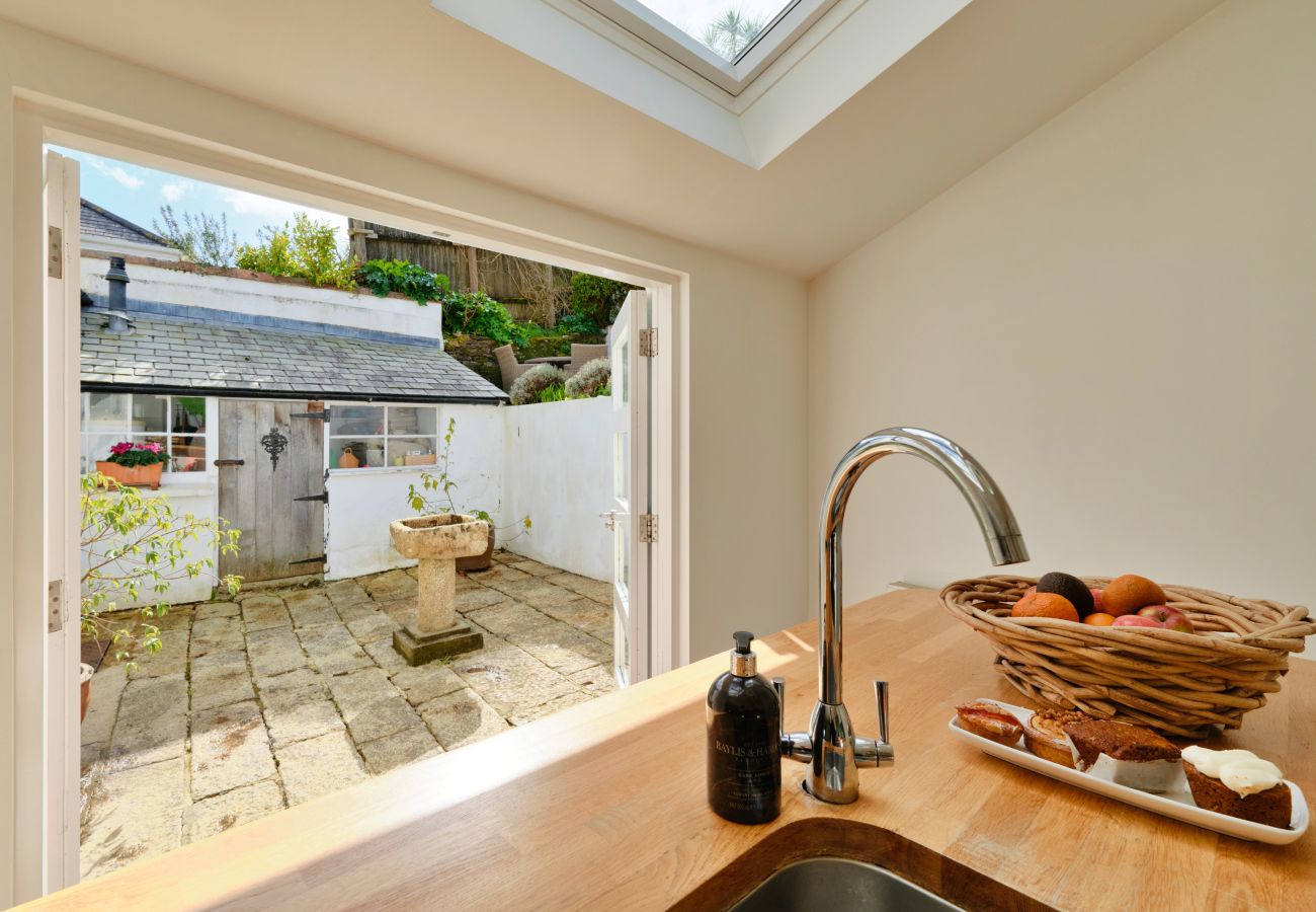 House in Falmouth - Captains No. 9