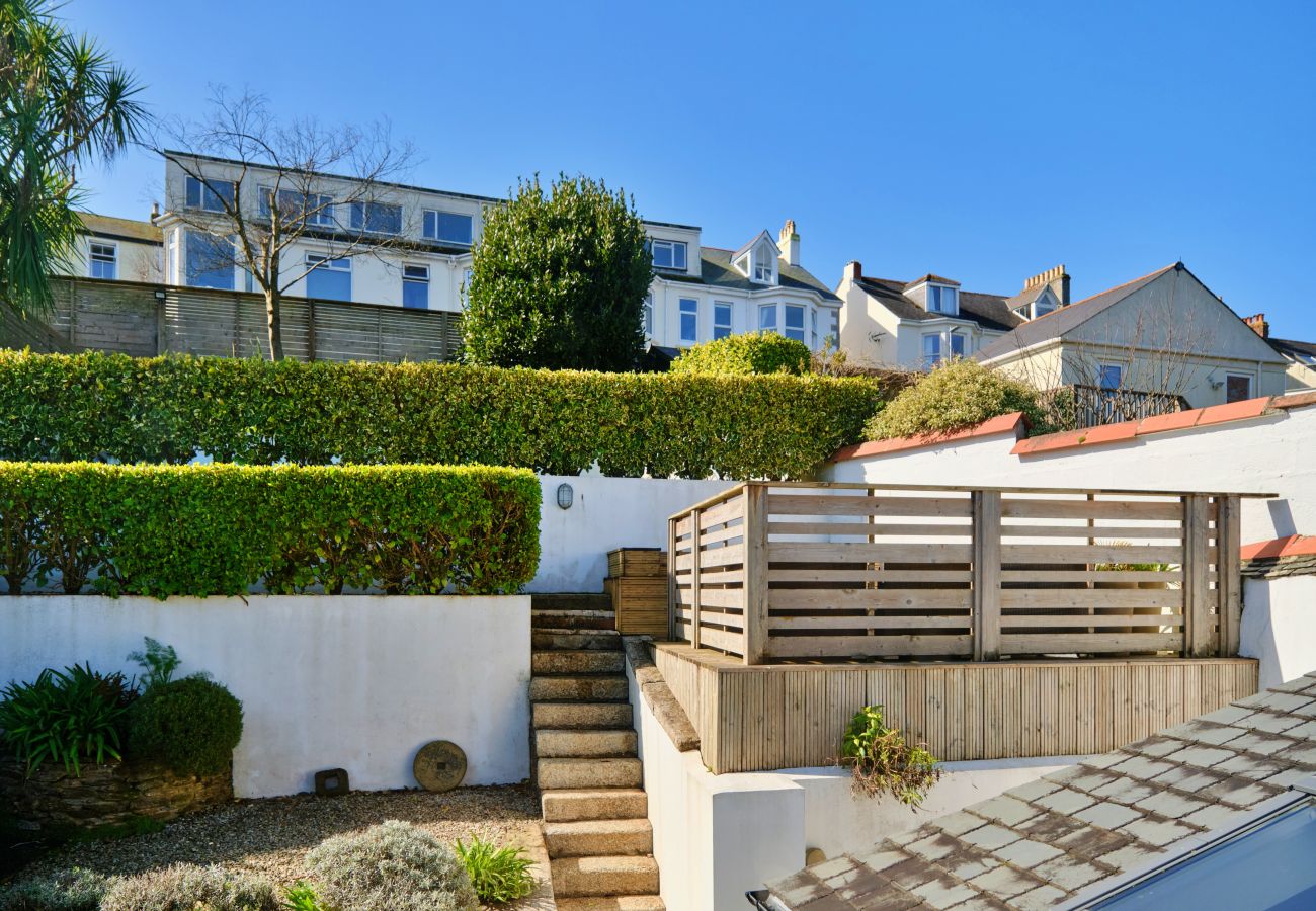 House in Falmouth - Captains No. 9