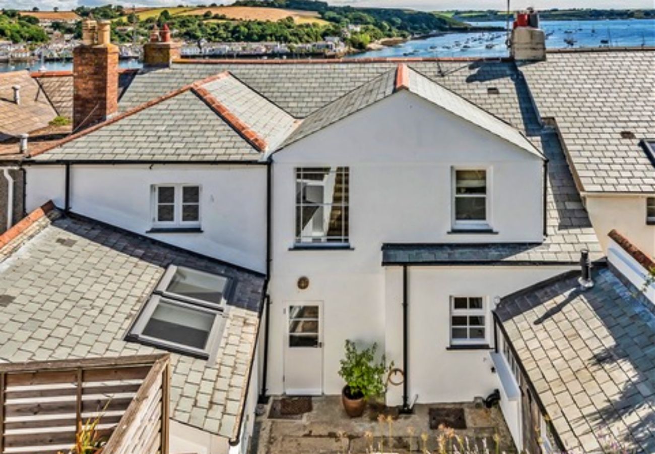 House in Falmouth - Captains No. 9