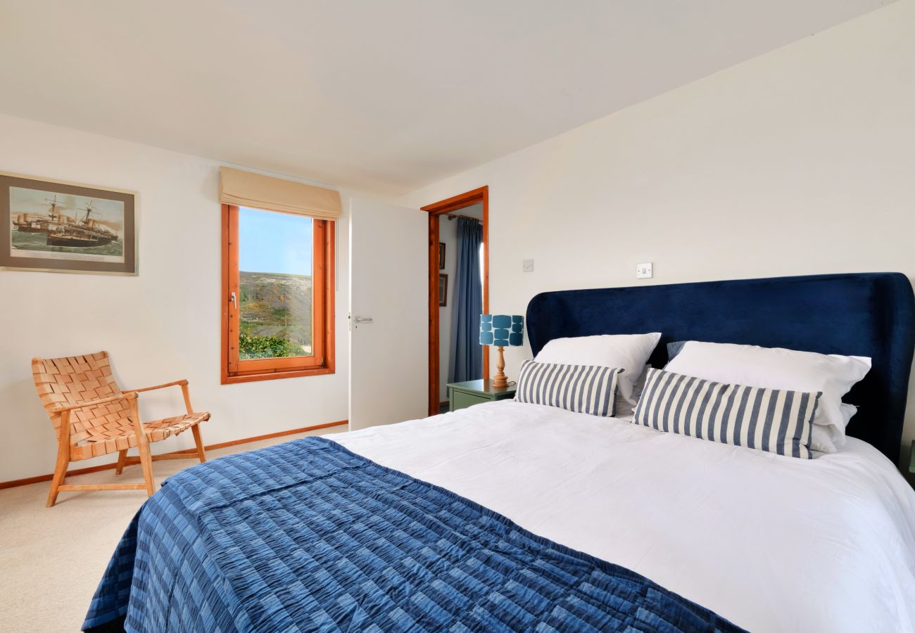 House in Porthcothan Bay - The Cuddy