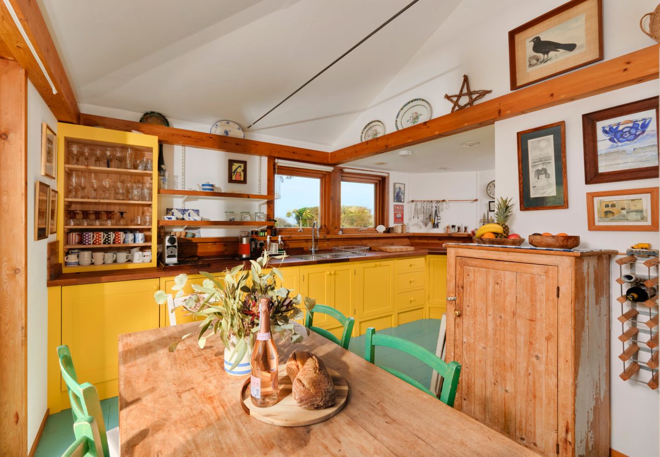 House in Porthcothan Bay - The Cuddy