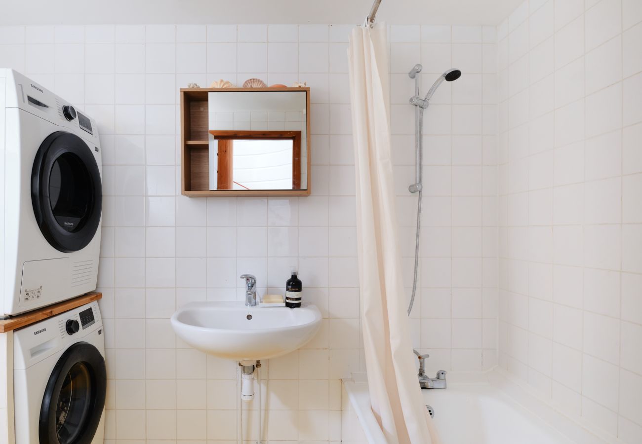 House in Porthcothan Bay - The Cuddy