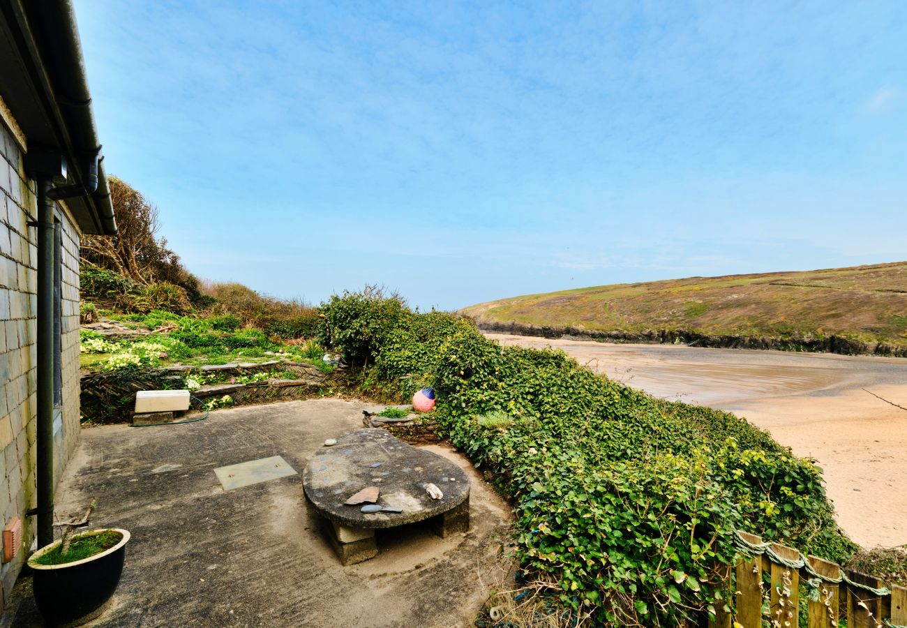 House in Porthcothan Bay - The Cuddy