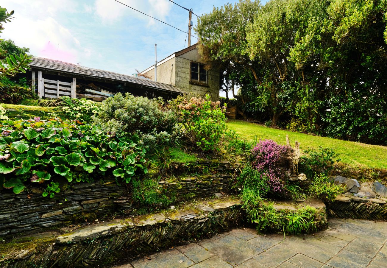 House in Porthcothan Bay - The Cuddy