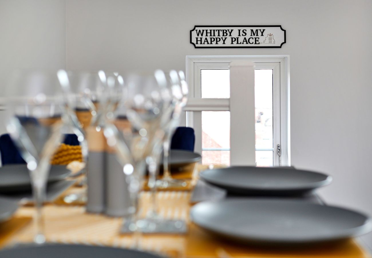 House in Whitby - Captains Retreat, Whitby