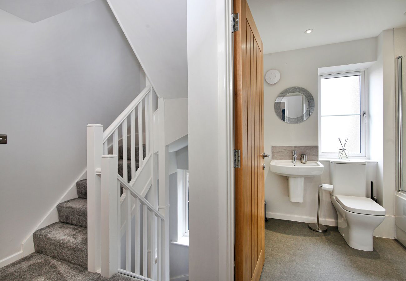 House in Whitby - Captains Retreat, Whitby