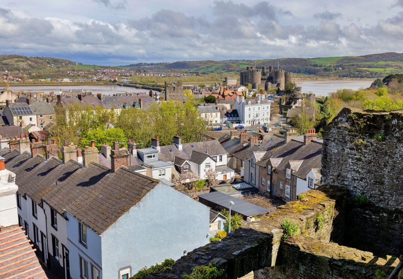House in Conwy - Ty'r Bryn