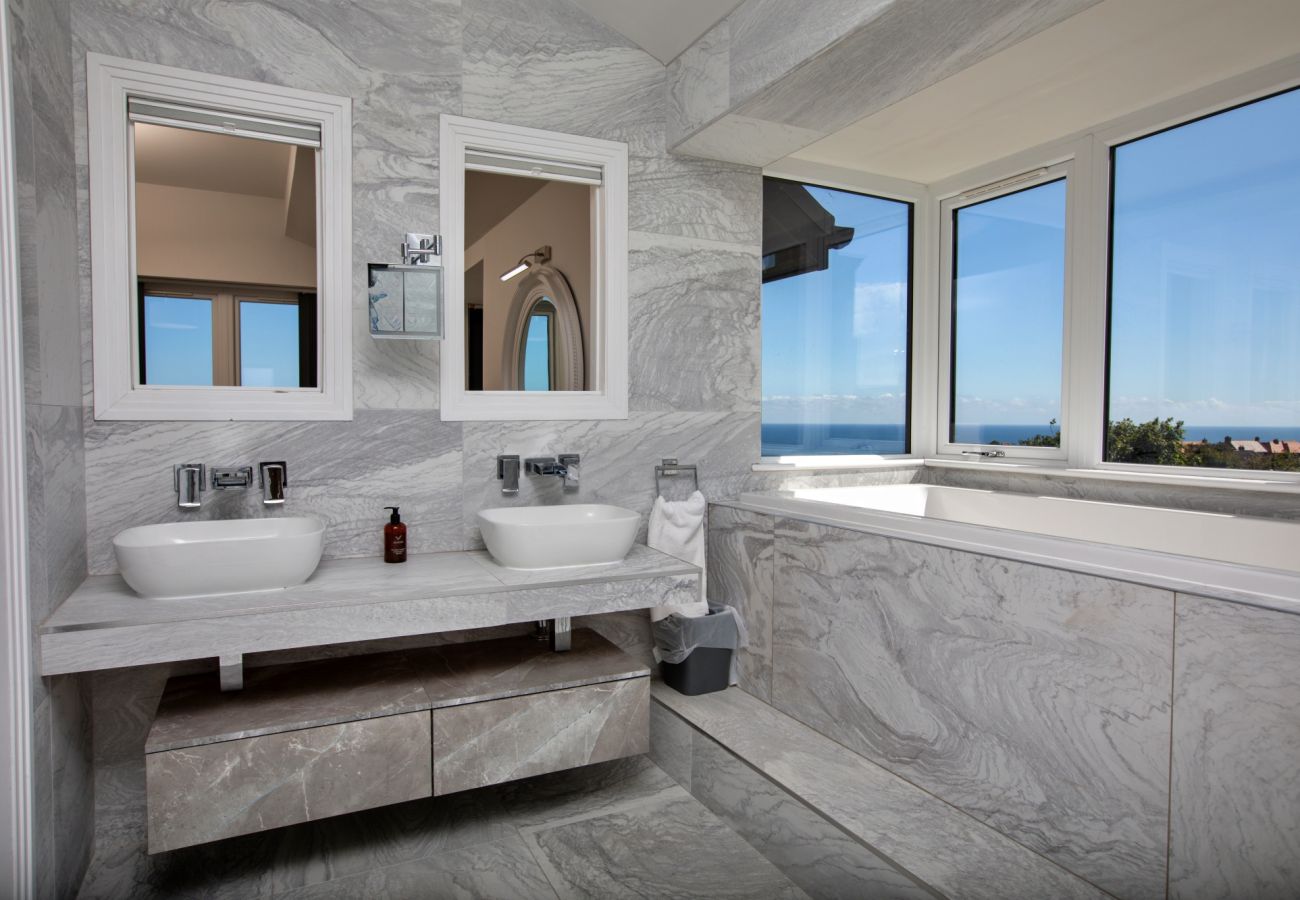 Apartment in Scarborough - The Penthouse, Scarborough