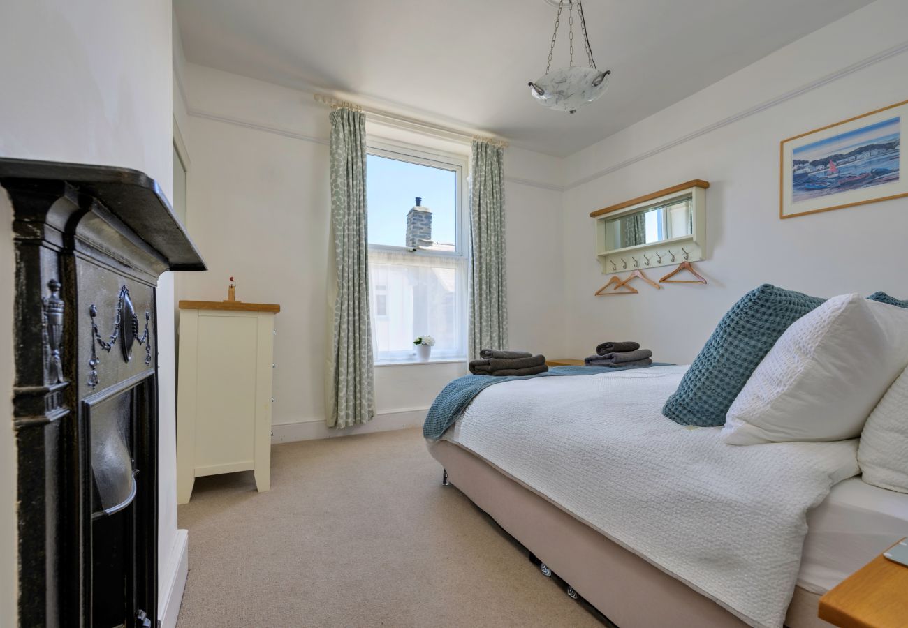 House in Criccieth - Gwynle