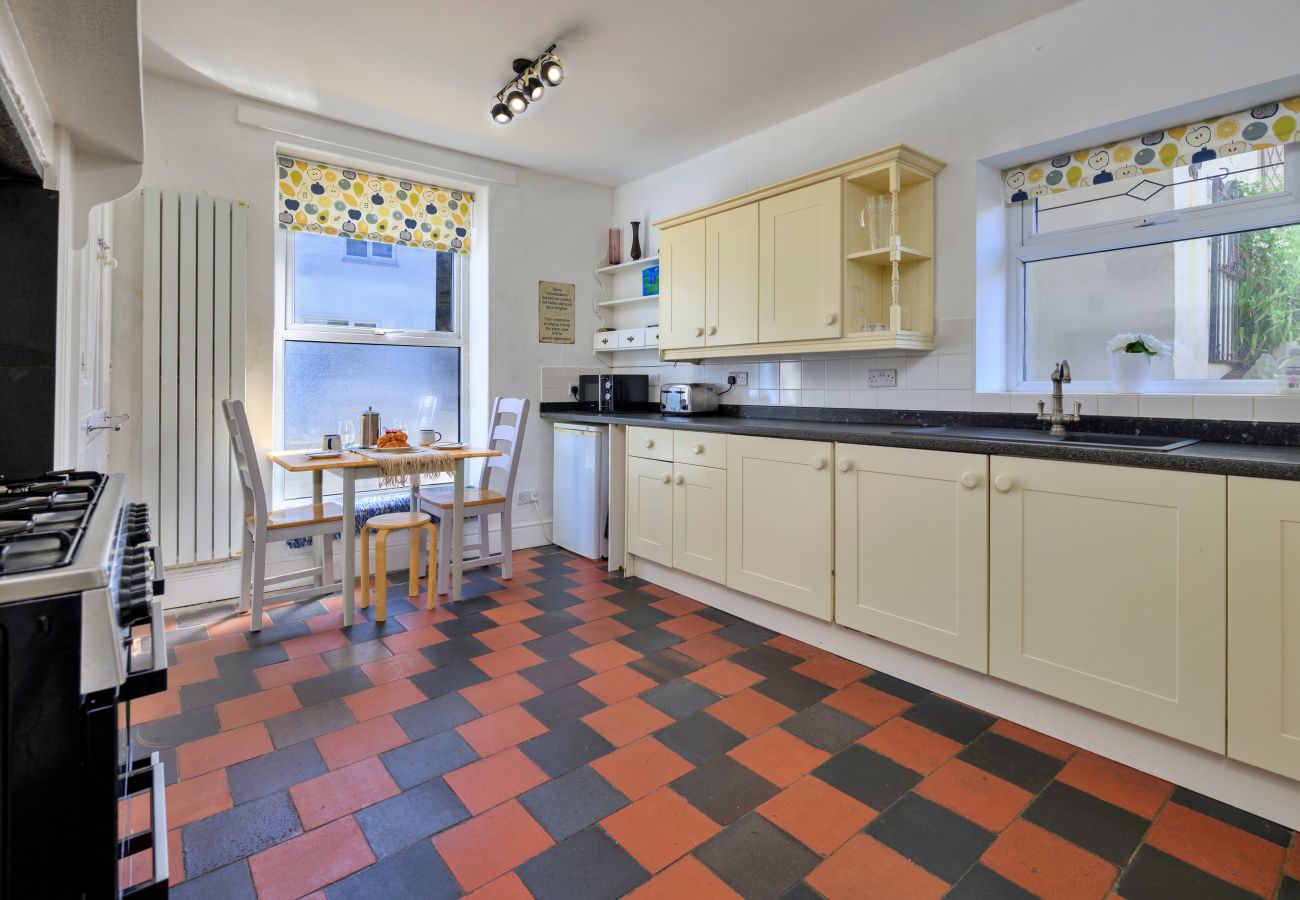 House in Criccieth - Gwynle