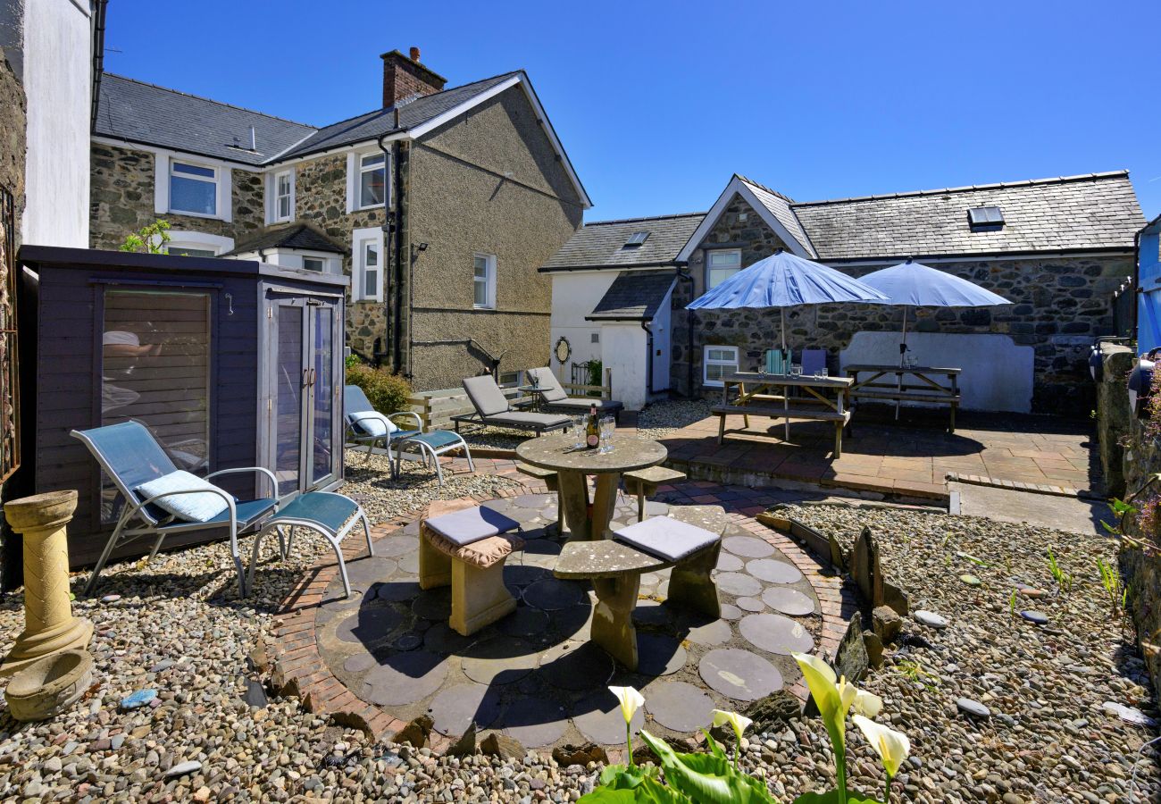 House in Criccieth - Gwynle