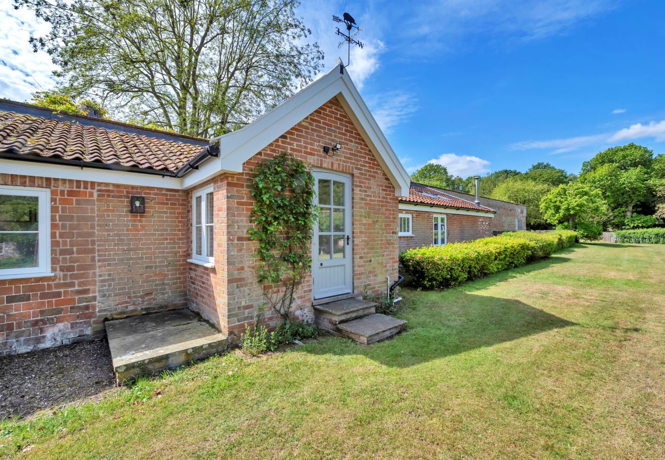 Cottage in Oakley - The Pottage
