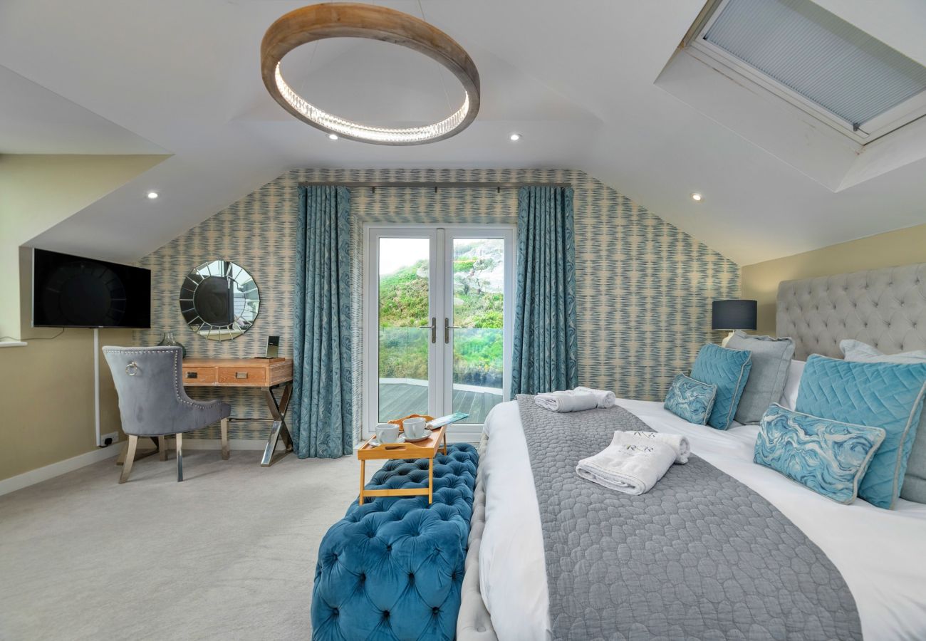 House in Holyhead - Goferydd